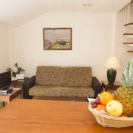 Lloyds Club Aparthotel 3*