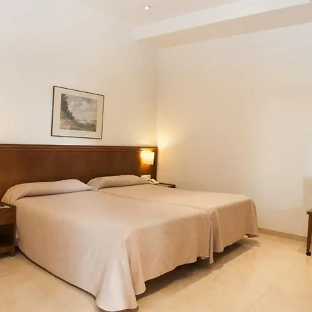 Lloyds Club 3* Τορεβιέχα
