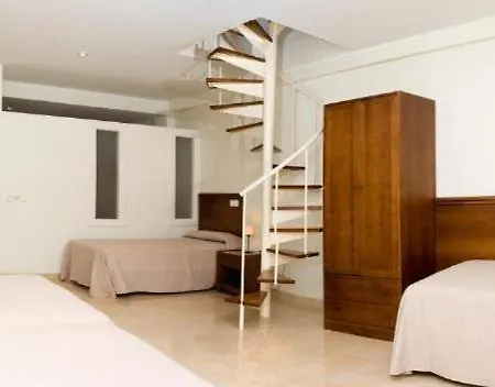 Hotel apartamentowy Lloyds Club 3*